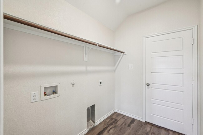 Building Photo - 609 Bassett Hall Rd