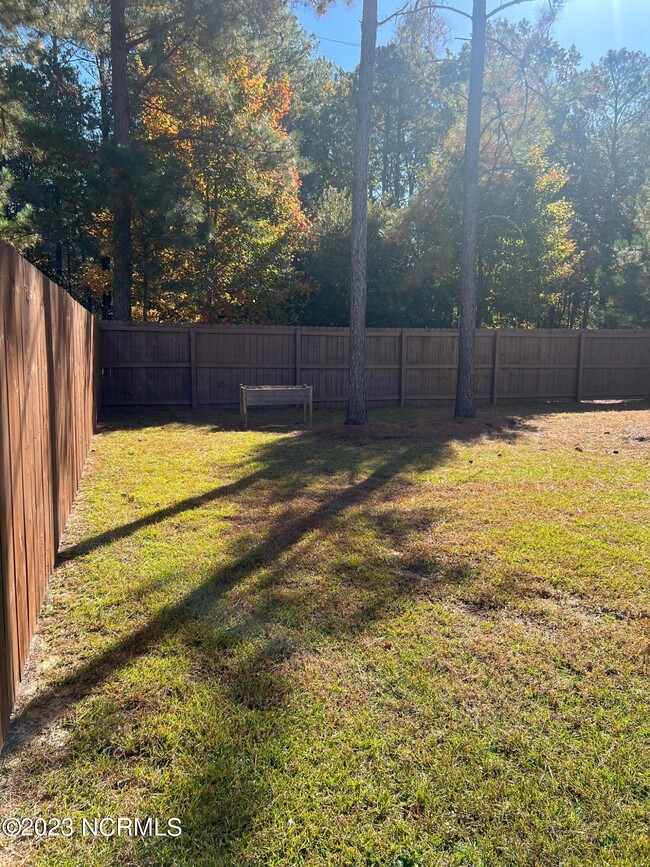 Building Photo - 412 Palisades Dr