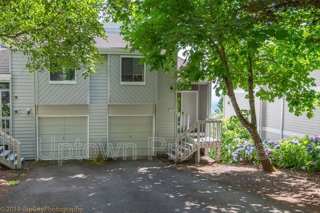 Primary Photo - 250 Cervantes Cir