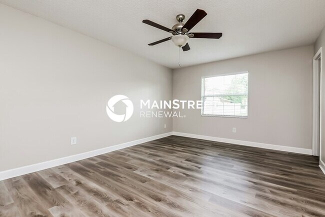 Building Photo - 3 Bedroom Pet-Friendly Home in ALTAMONTE SPRINGS, FL with Main Street Renewal