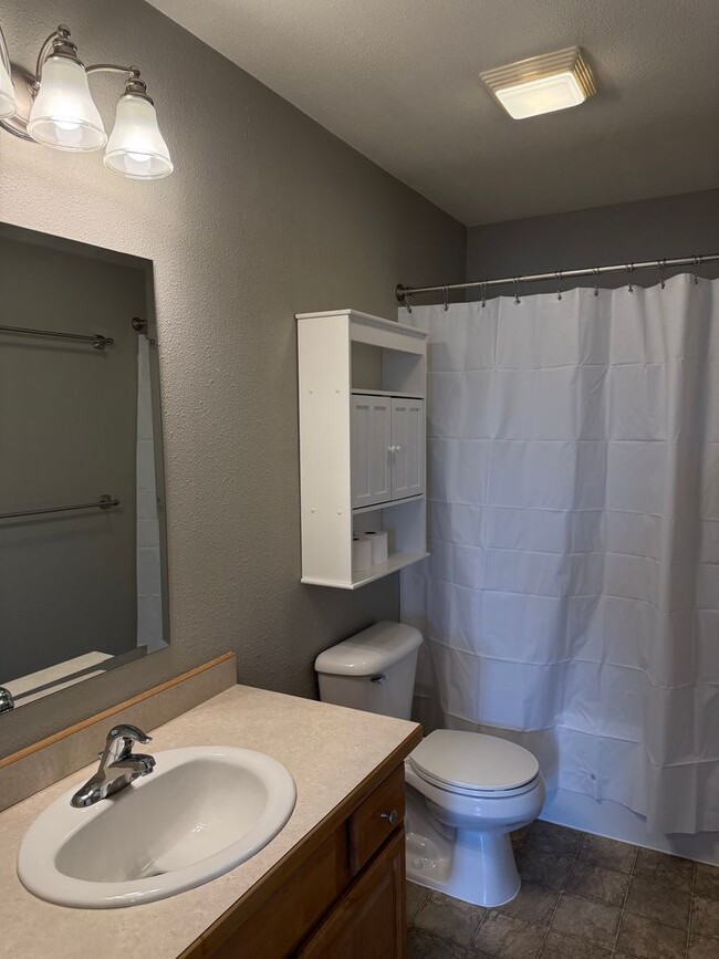 Building Photo - 3 Bedroom Condo for Rent in Bozeman!