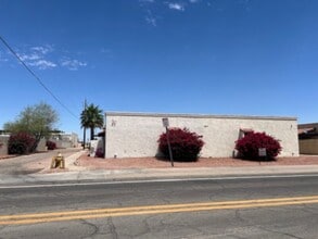 Building Photo - 2 bedroom 1 bath newly remodeled