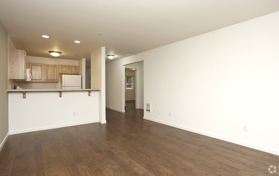 Building Photo - Brighton Square Apartments