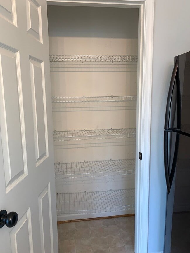 Building Photo - Spacious 3-Bed / 2.5-Bath Townhome – Antrim Crossing Subdivision