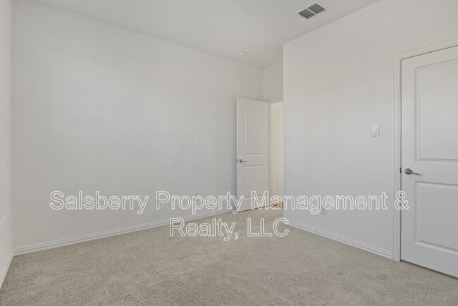 Building Photo - 233 Cherryvale Ln