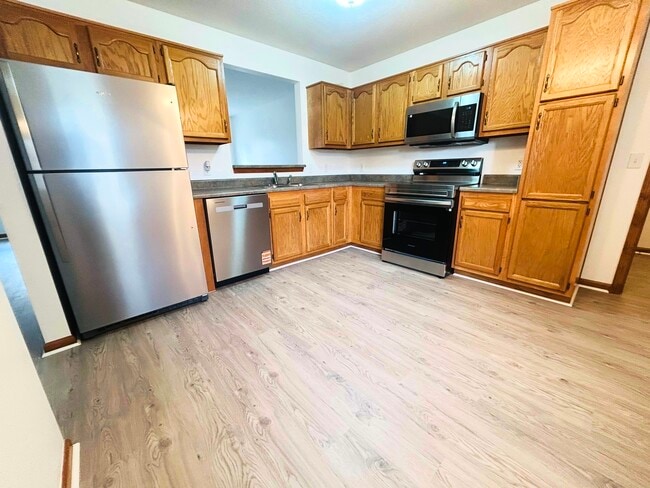 Building Photo - 1618 Bear Claw Ln