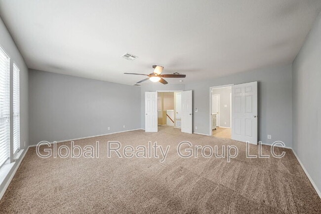Building Photo - 2624 Cloverbrook Ln
