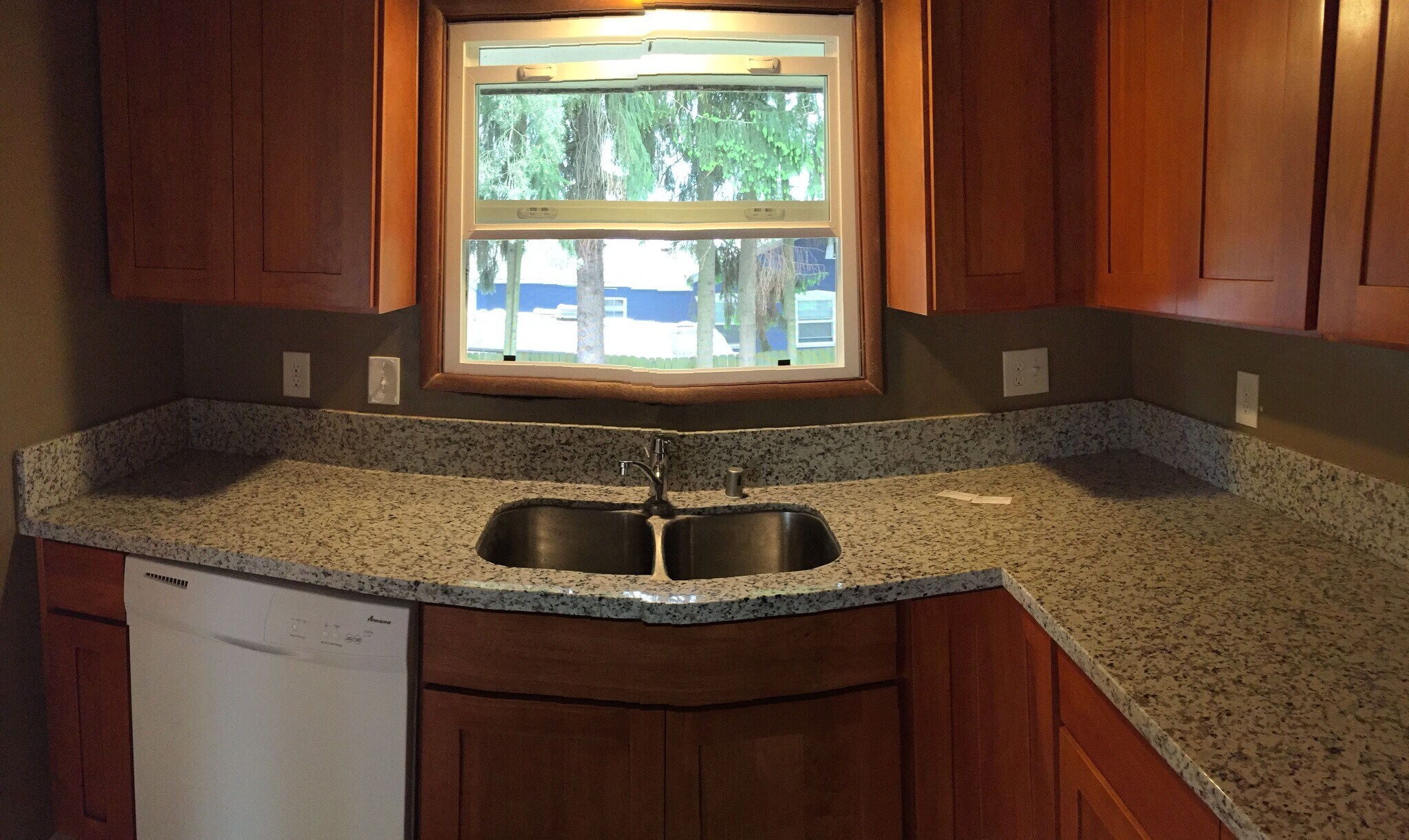 Kitchen - 3712 Kauffman Ave