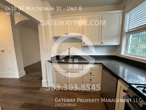 Building Photo - 2410 NE Multnomah St