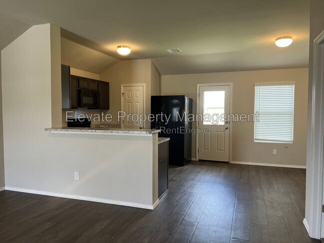 Building Photo - 1357 Dustin Dr