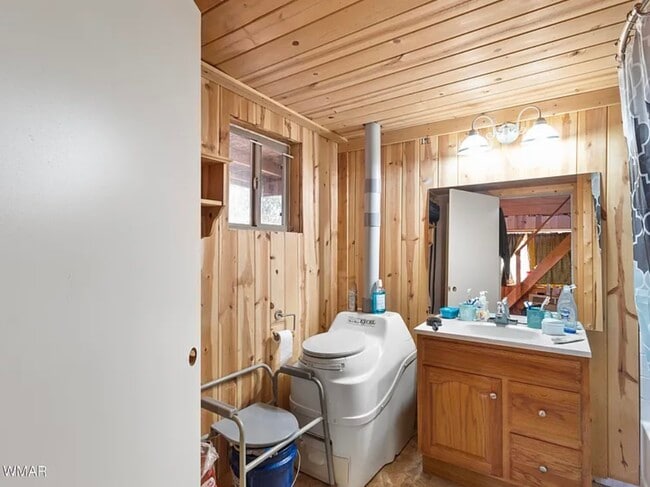 Building Photo - 18 County Rd 8310