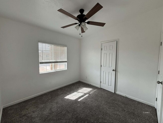 Building Photo - 1466 W 25th St