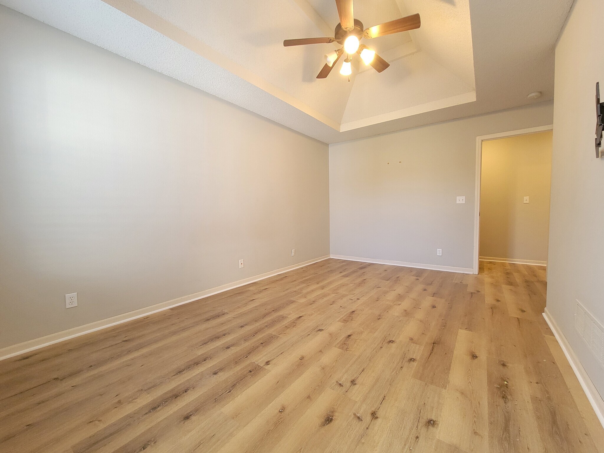 Building Photo - 4367 NE 83rd Terrace