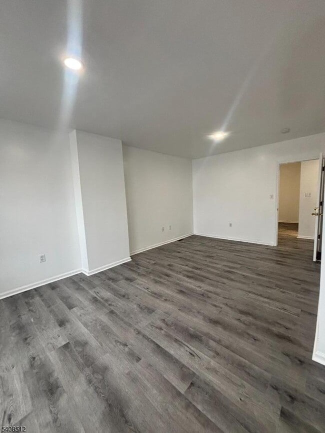 Building Photo - 48 1/2 3rd St