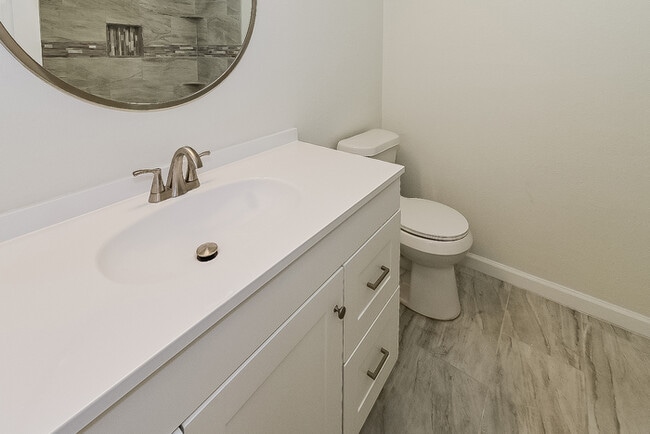 Building Photo - 1401 Jennifer Dr