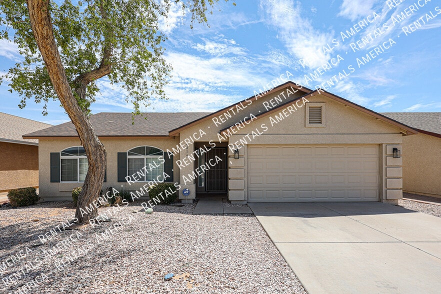 Primary Photo - 4819 E Whitehall Dr