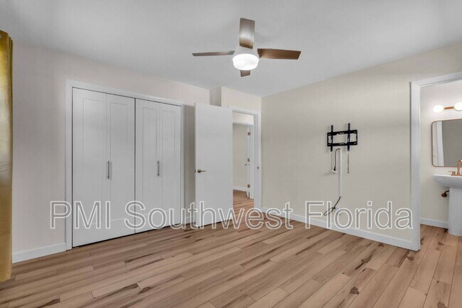 Building Photo - 3111 Bayshore Gardens Pkwy