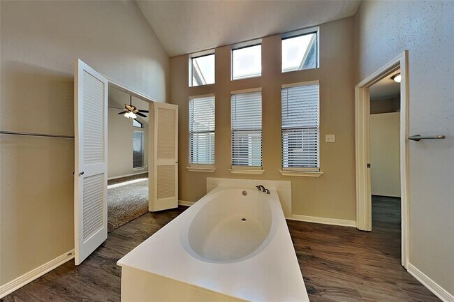 Building Photo - 6230 Billington St