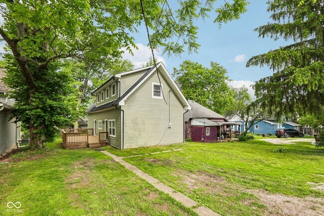 Building Photo - 809 N Meridian St Rd