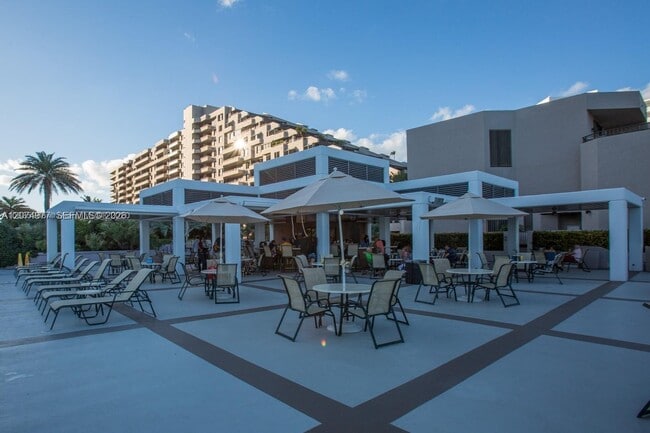 Building Photo - 201 Crandon Blvd