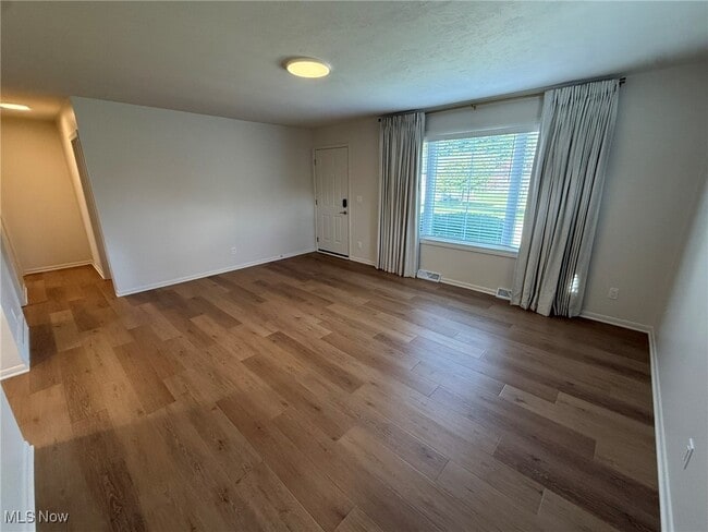 Building Photo - 312 Minnich Ave NE