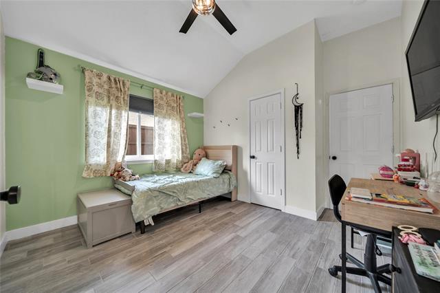 Building Photo - 2604 Hackberry Creek