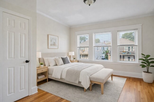 Building Photo - 193 Florence St