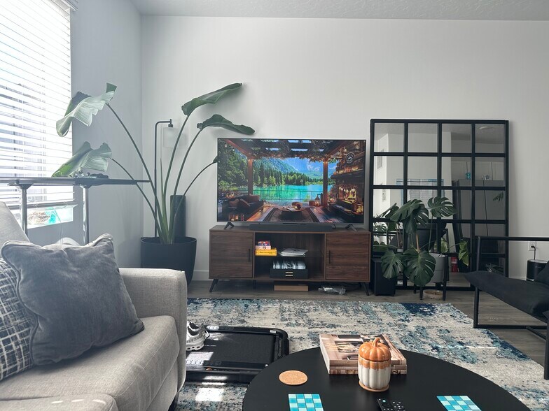 Building Photo - 1146 W 340 S