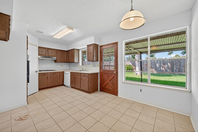 Building Photo - 8511 Collingdale Rd