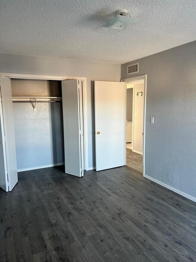Building Photo - 1502 Monte Sanders Ln