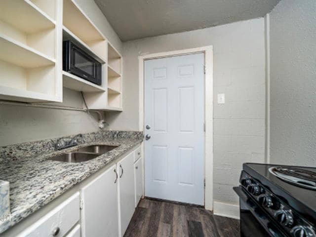 Building Photo - 526 E N 7th St