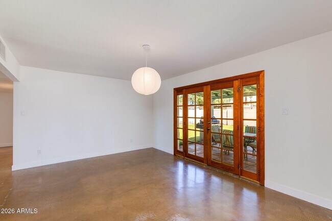 Building Photo - 3412 E Turney Ave