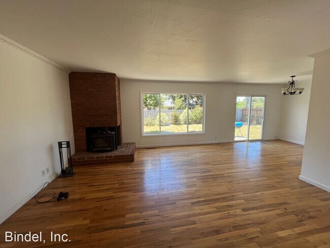 Building Photo - 3 br, 2 bath House - 4170 Cedar St