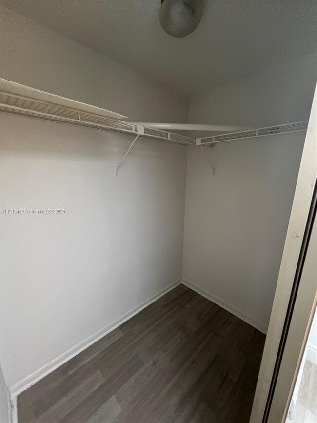 Building Photo - 301 Cambridge Rd