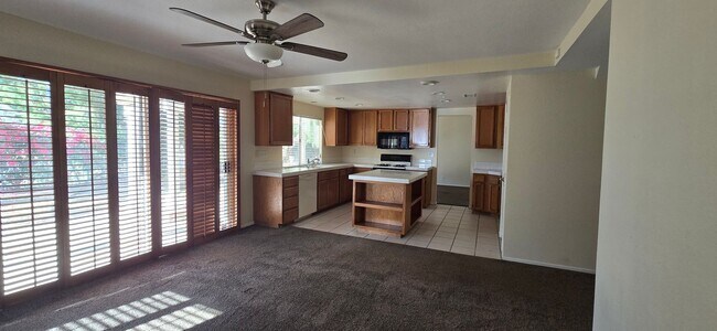Building Photo - Moreno Valley 4 Bedroom Home Located in Sunnymead Ranch