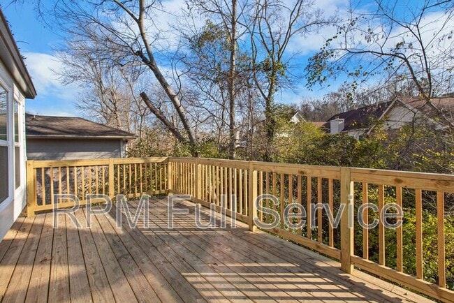 Building Photo - 4745 Aaron Dr