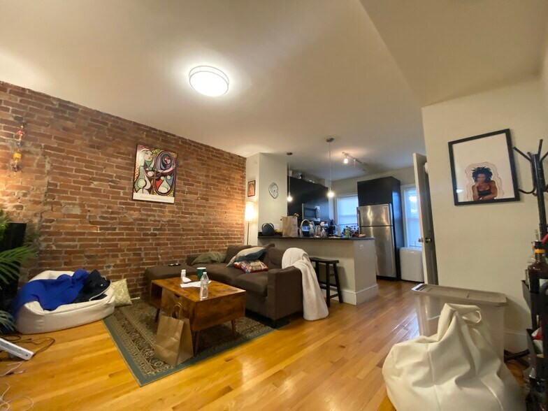 Primary Photo - 14 Parker Hill Ave