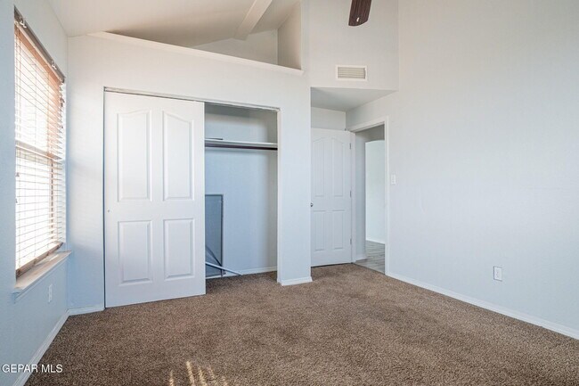 Building Photo - 12501 Sun Haven Dr