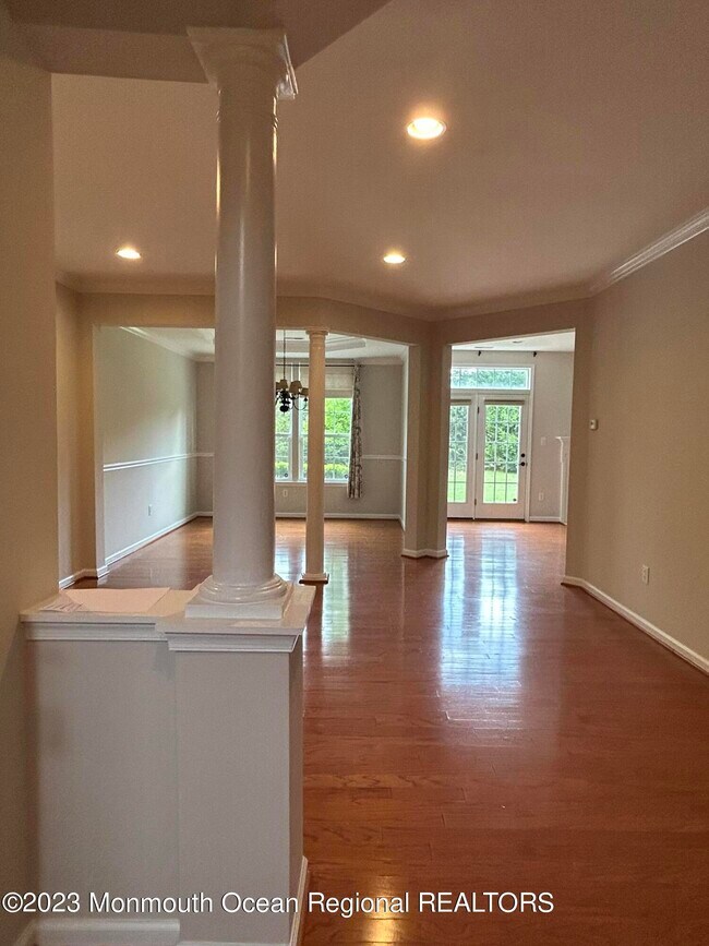 Building Photo - 31 Oak Leaf Ln