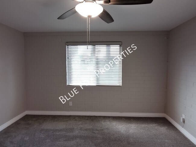 Building Photo - 1933 S Palma Pl