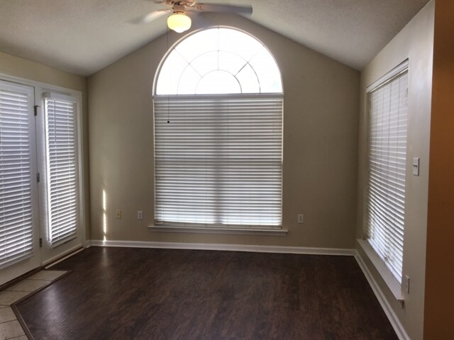 Building Photo - 15 Golden Grove Ln