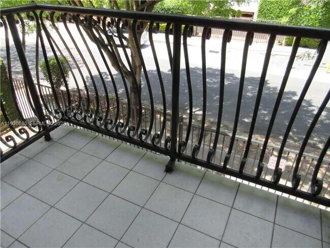 Building Photo - 3090 Bird Ave