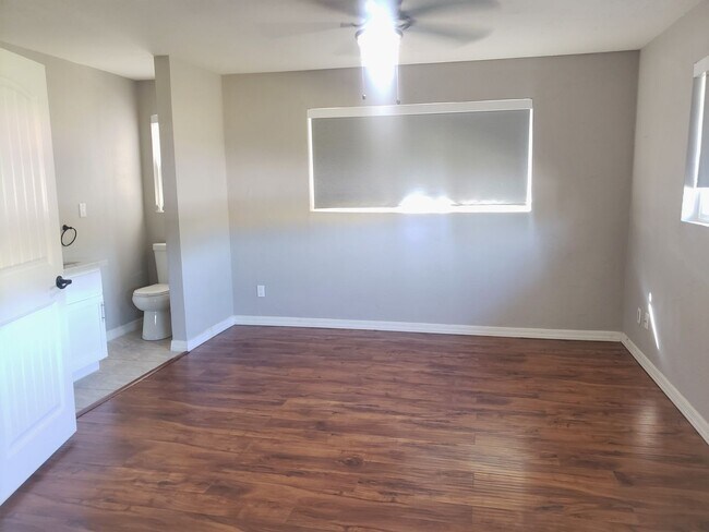 Building Photo - Historic District 3 be d3 bath home w/ RV gate