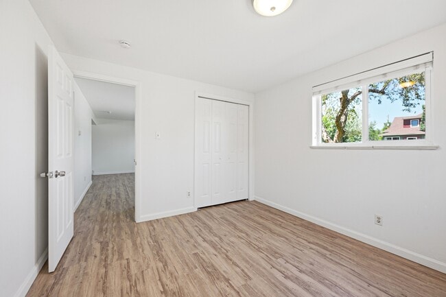 Building Photo - 4330 W 72nd Ave