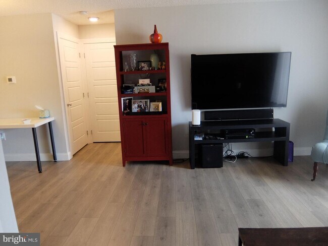 Building Photo - 5307 Ravens Crest Dr