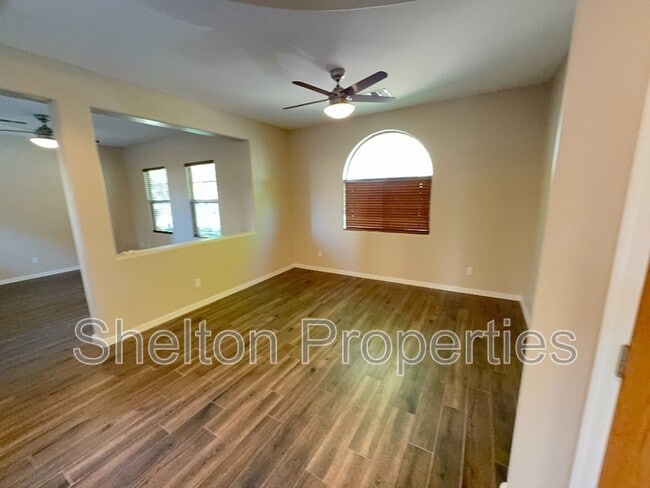 Building Photo - 20877 W Court St