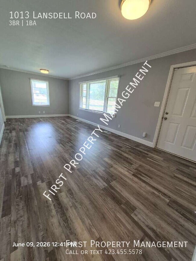 Building Photo - 1013 Lansdell Rd