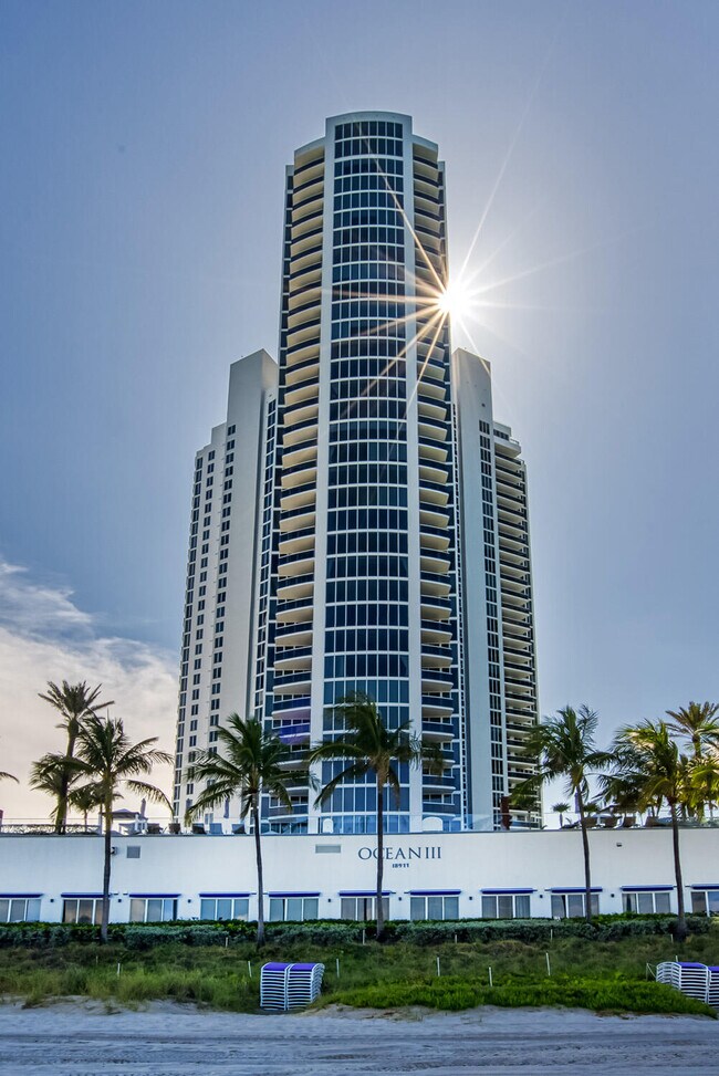 Building Photo - 18911 Collins Ave