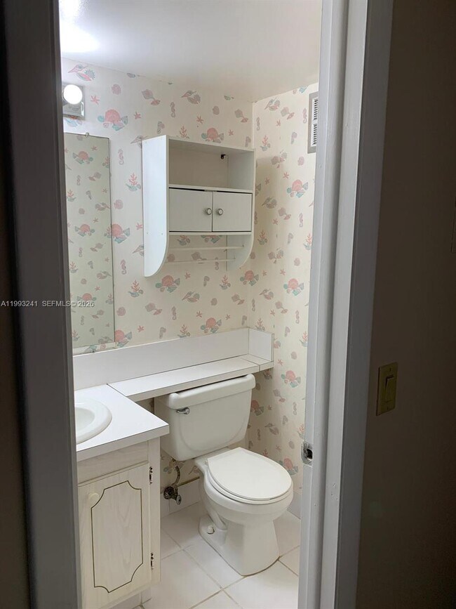 Building Photo - 134 Windsor G