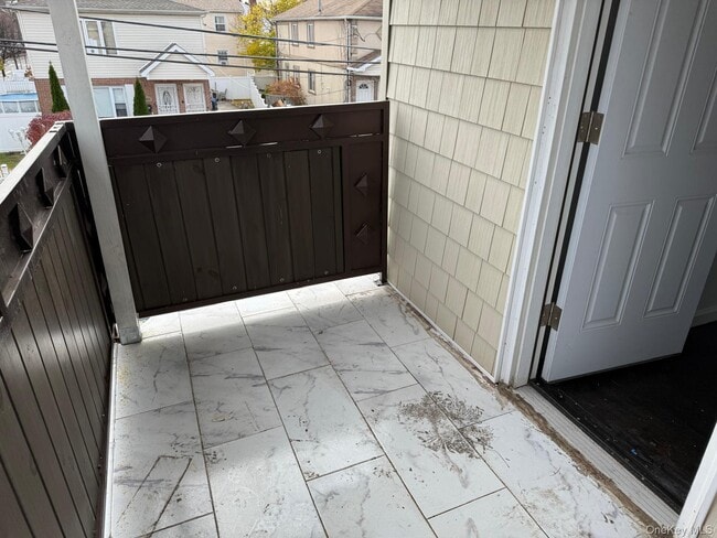 Building Photo - 8-27 Hartman Ln